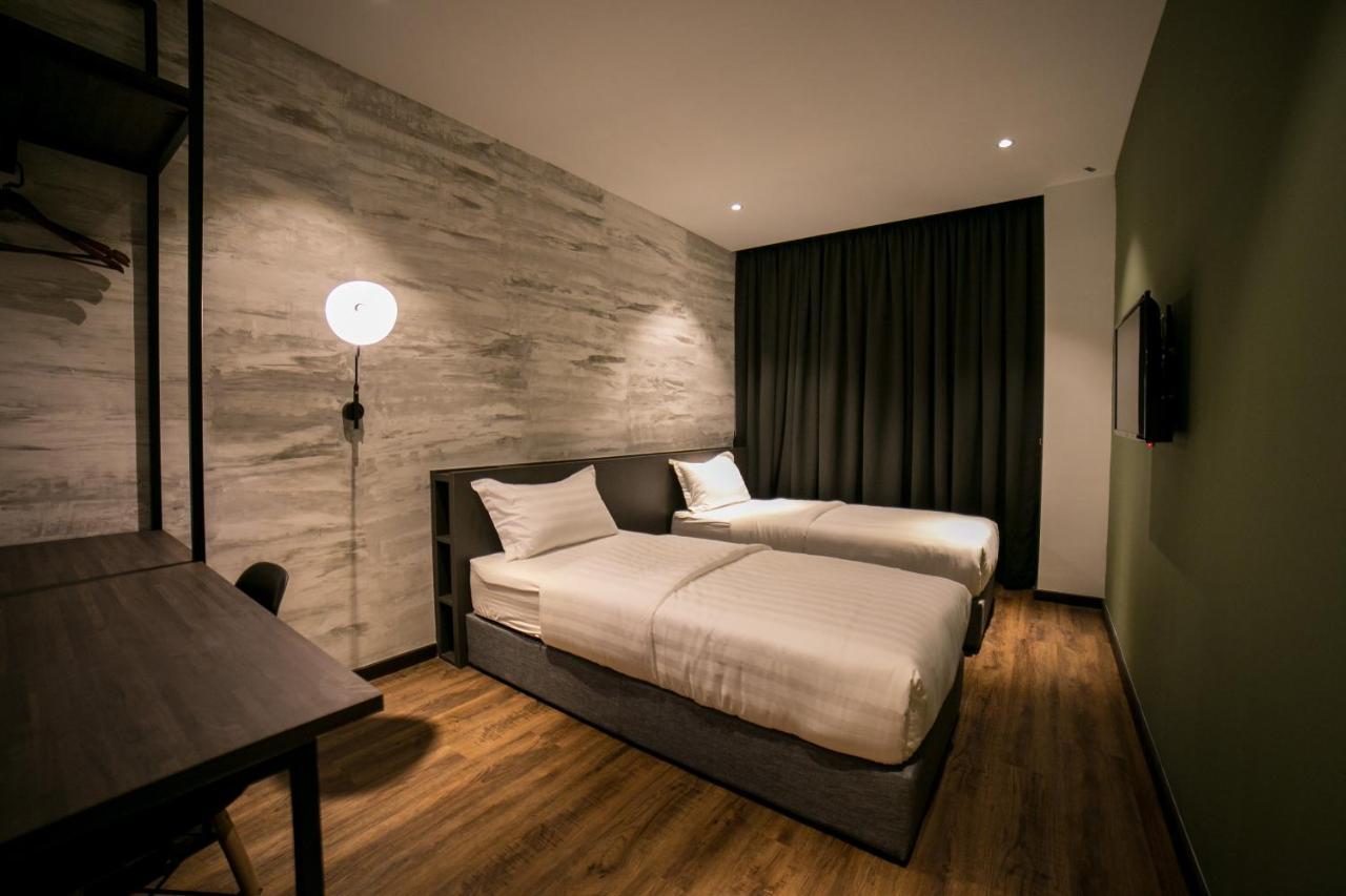 Eureka Hotel Penang Bayan Lepas Bagian luar foto