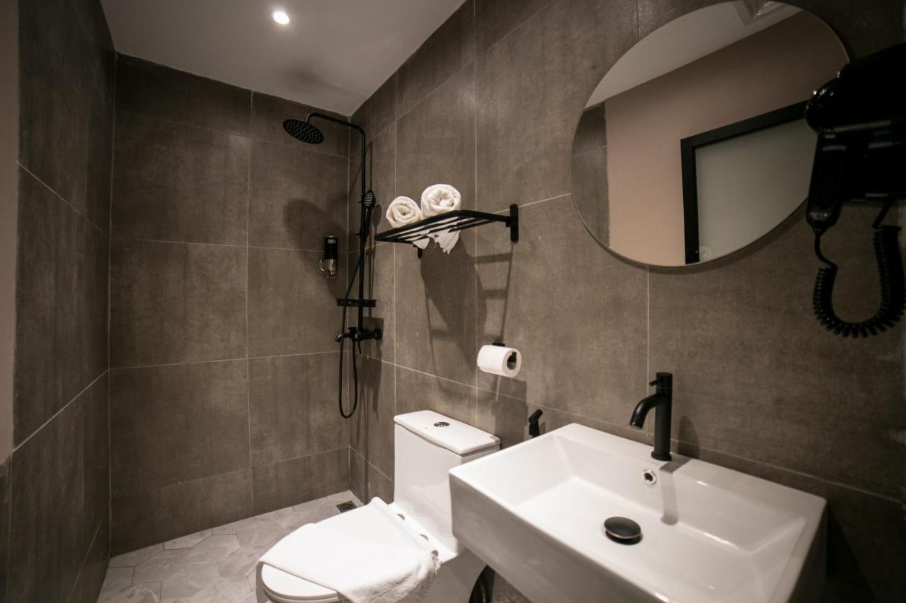 Eureka Hotel Penang Bayan Lepas Bagian luar foto