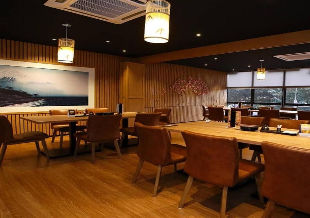 Eureka Hotel Penang Bayan Lepas Bagian luar foto